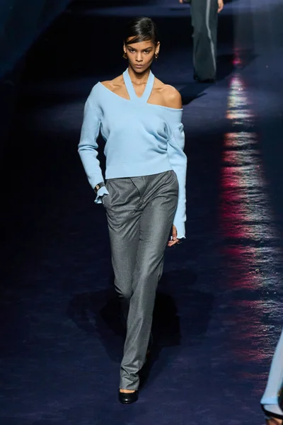 Look 4